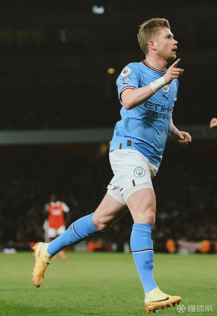 大乌龙！勇士队记：库里是左腿遭遇股四头肌挫伤，而不是右腿