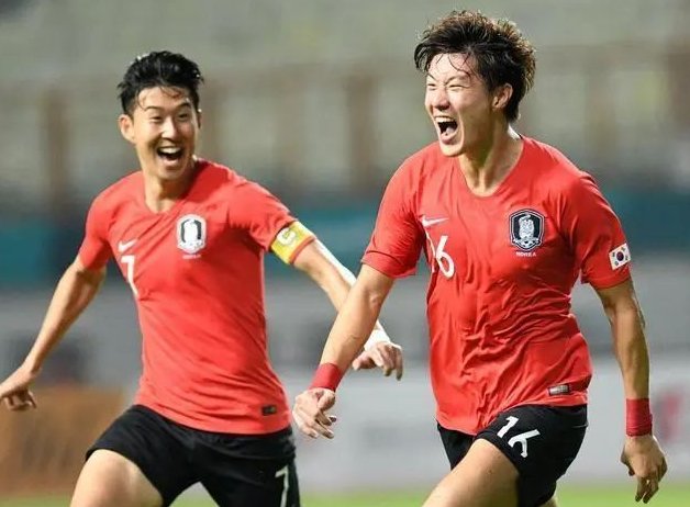 本赛季东契奇缺席时里夫斯场均40分10助攻，今日三节36+9