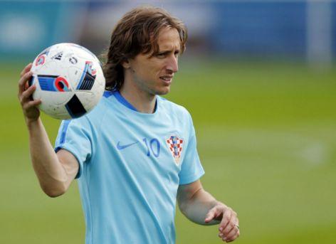 C罗本世纪左脚进球数位列第五，也是前十中唯一的非左脚球员